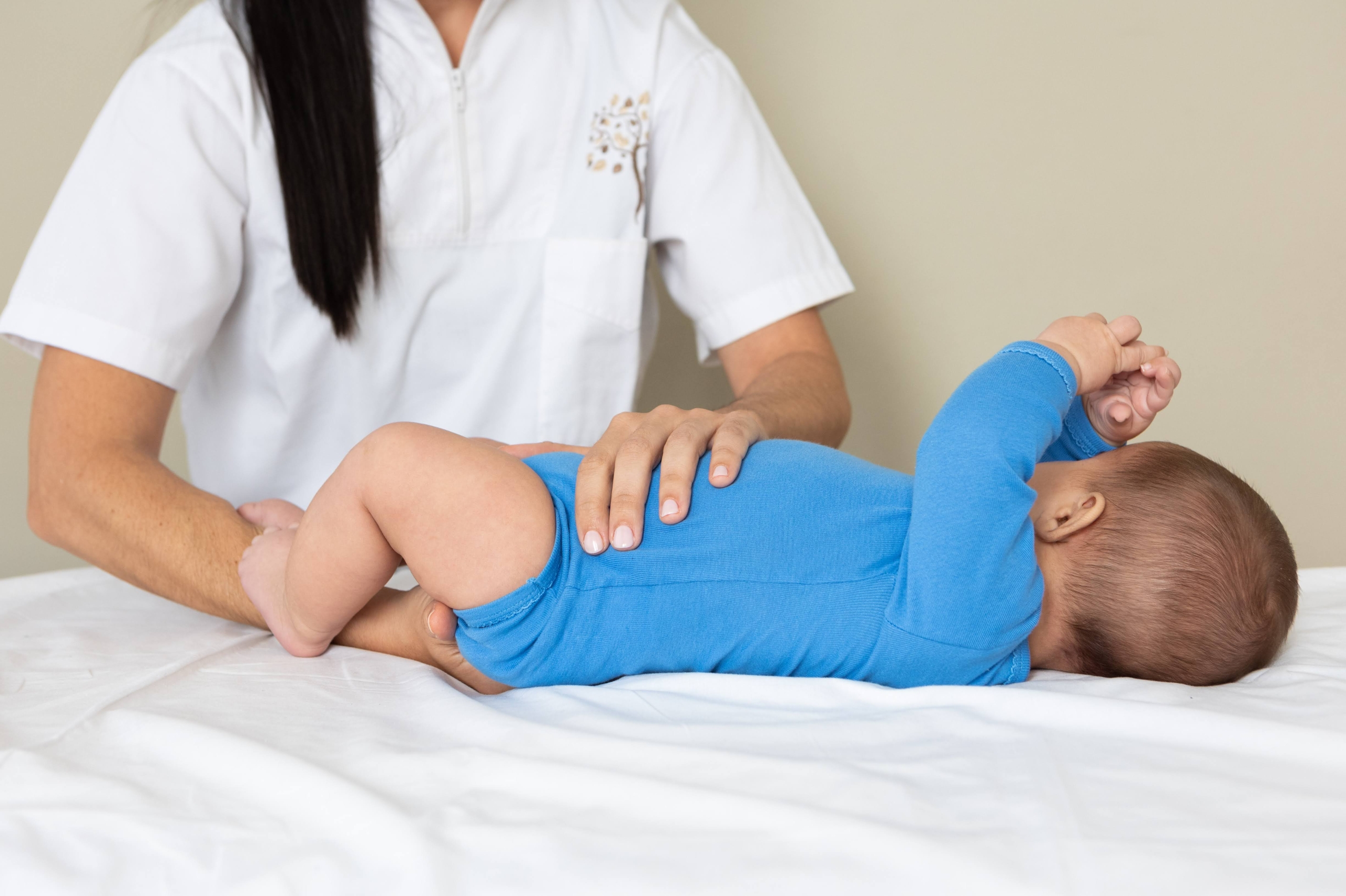 En Osteopatía y fisioterapia Sants, en Barcelona; Disponemos de servicio de pediatría y ginecología-obstetricia.